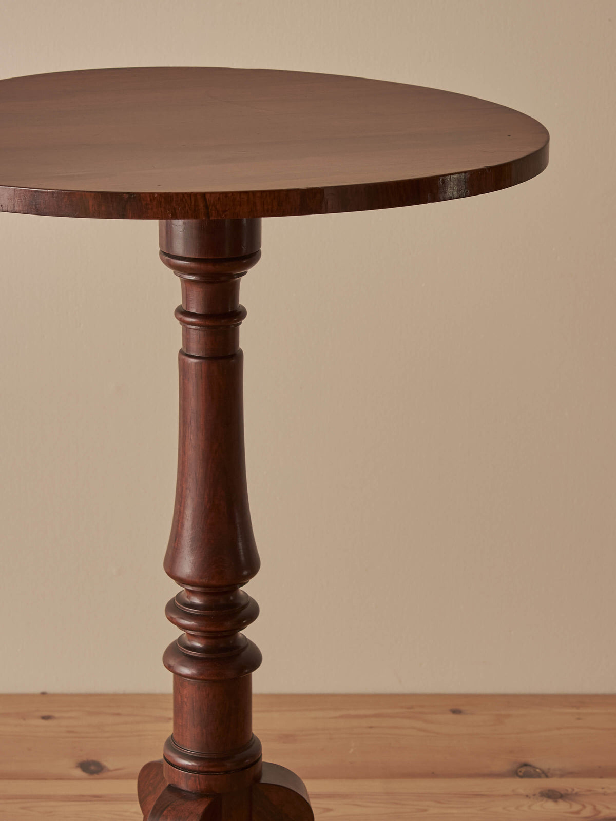 Victorian rosewood circular lamp table