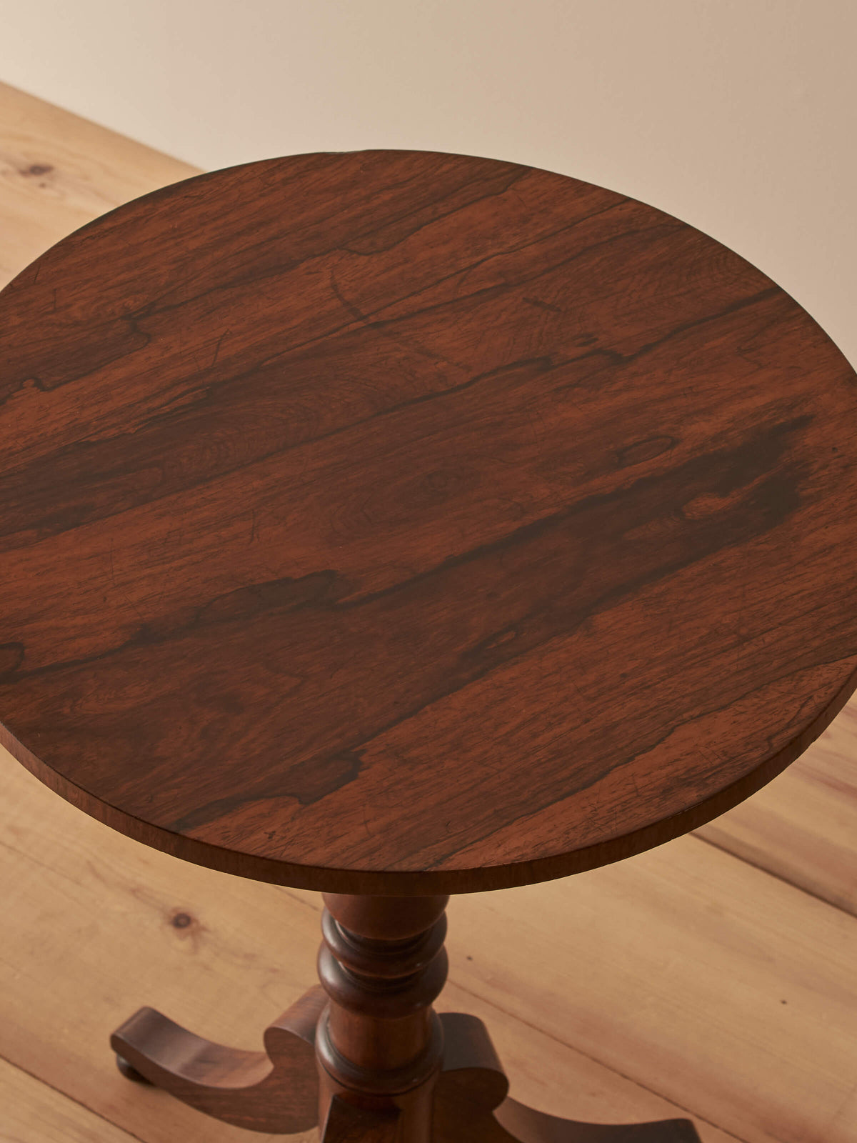 Victorian rosewood circular lamp table