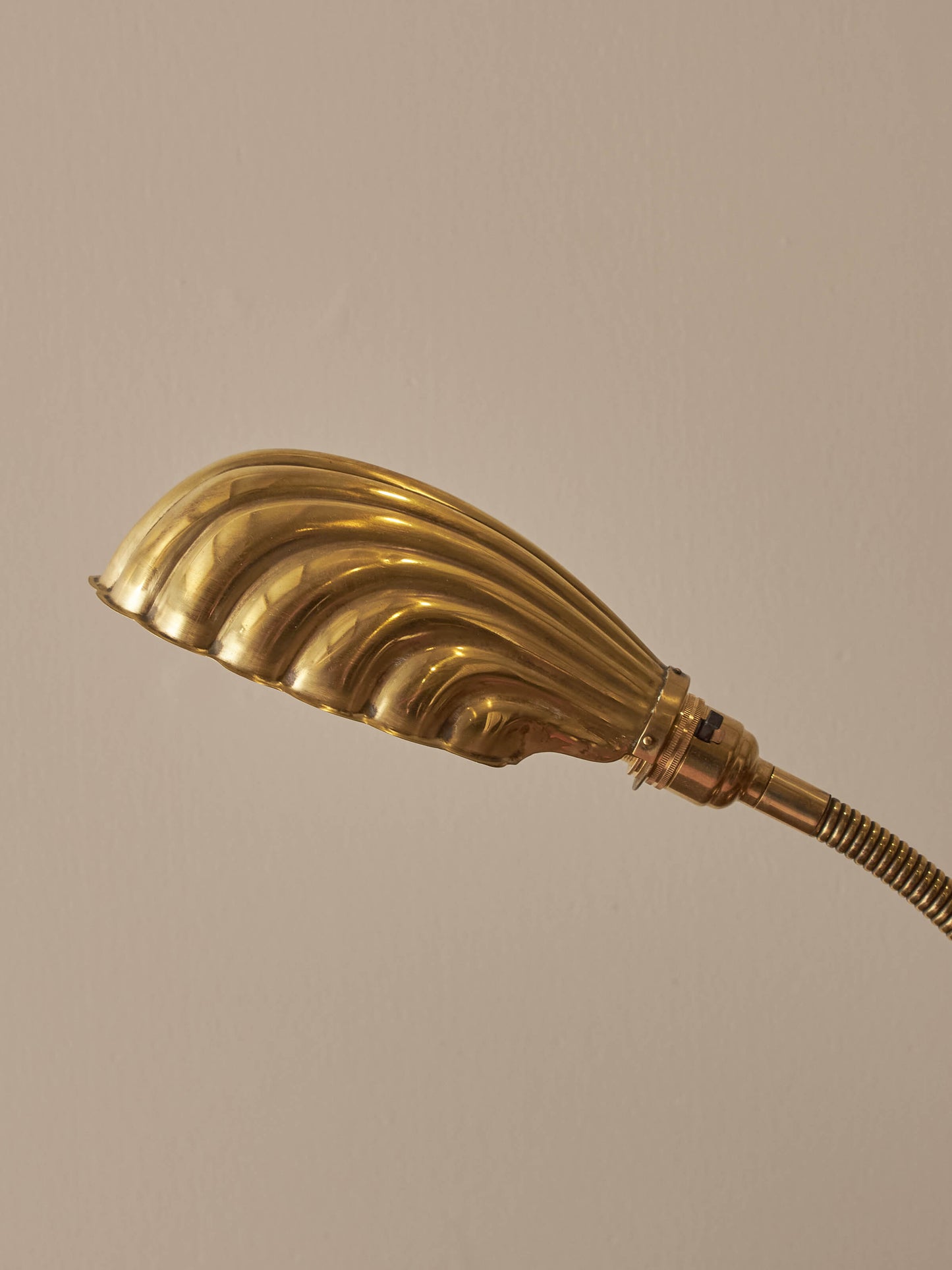 Art Deco brass clam table lamp