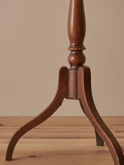 Victorian mahogany rectangular side table on splayed legs