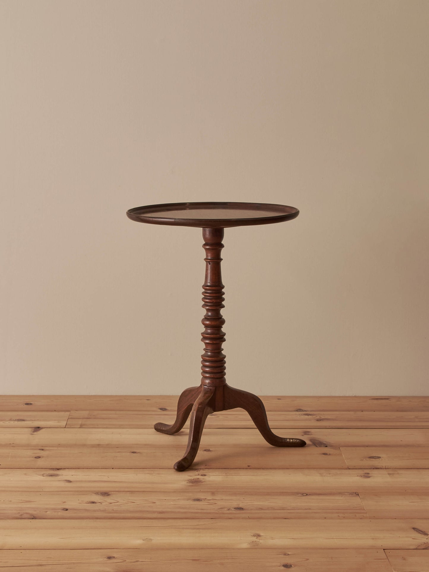 Victorian circular wine table on splayed legs