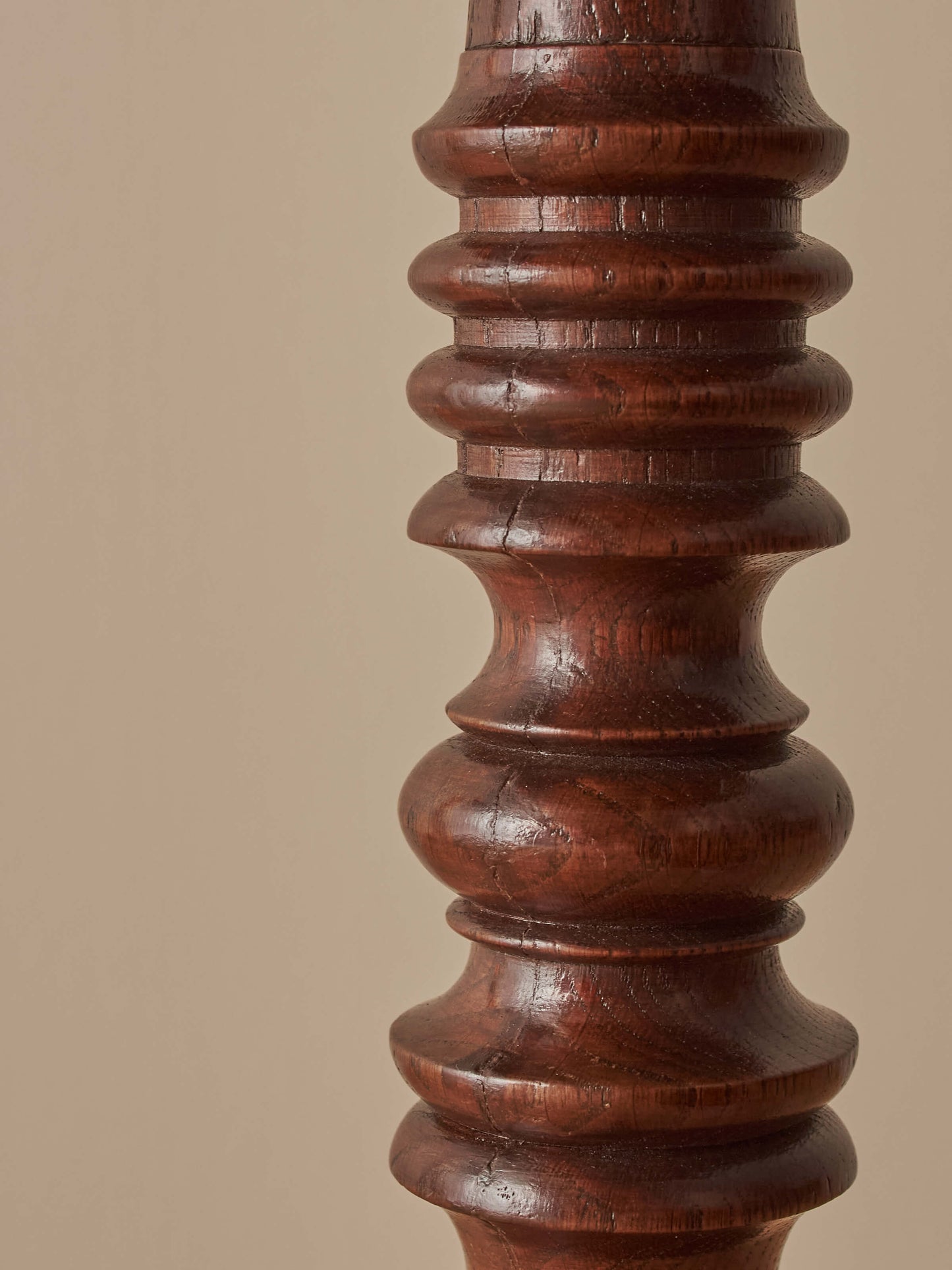 Victorian circular wine table on splayed legs