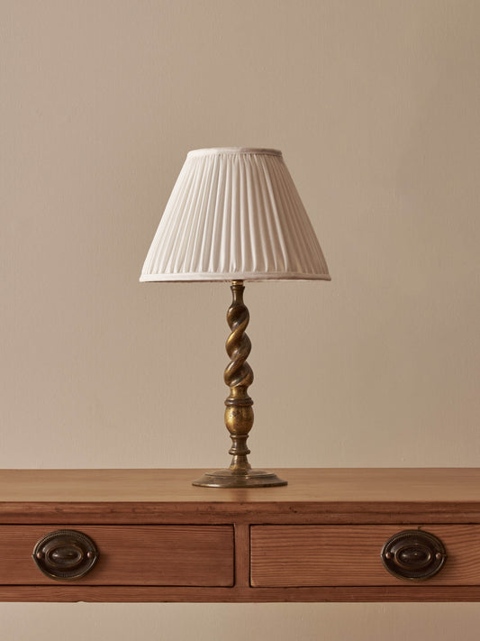 Vintage brass barley twist table lamp