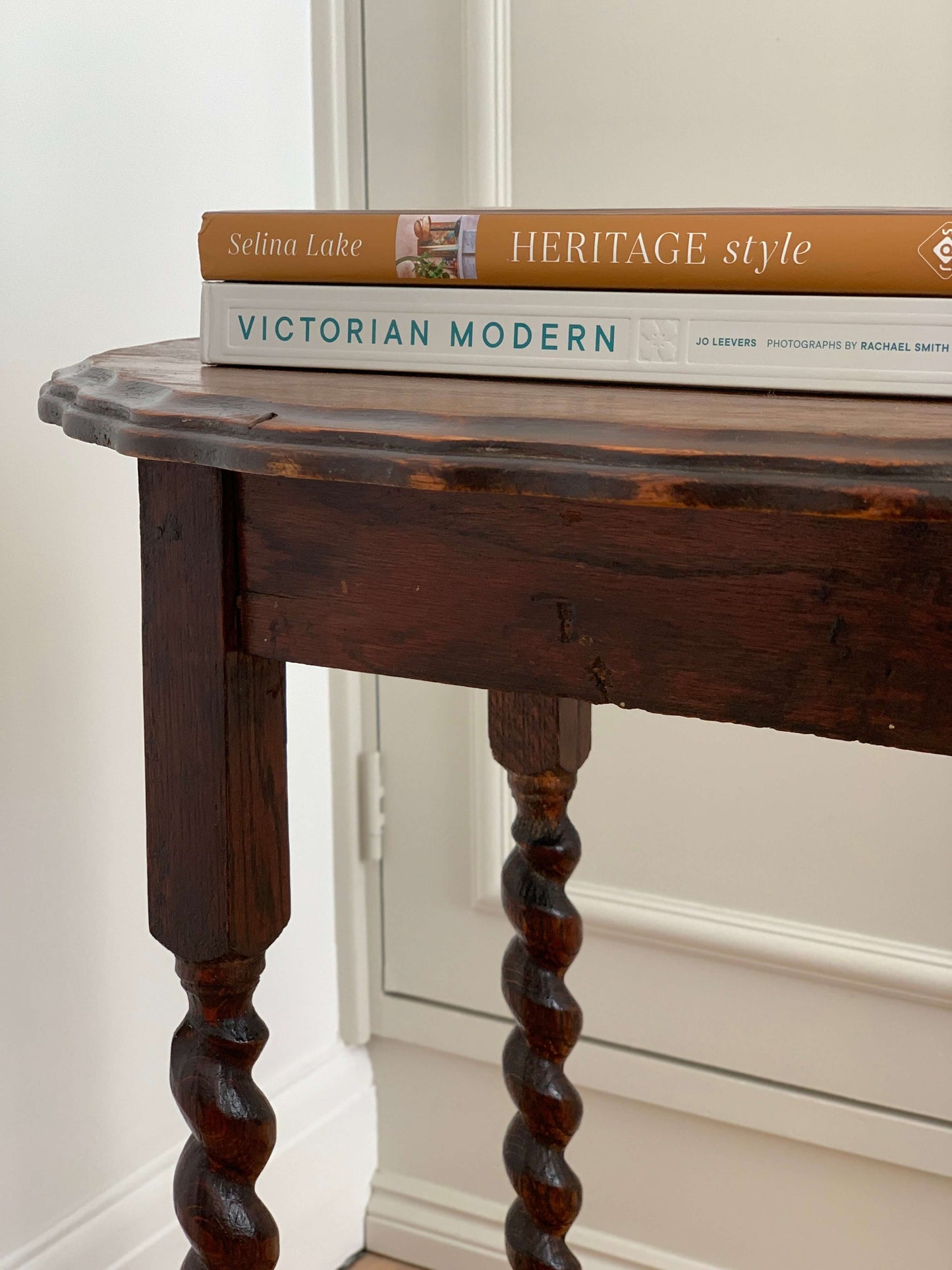 Antique scalloped barley twist table