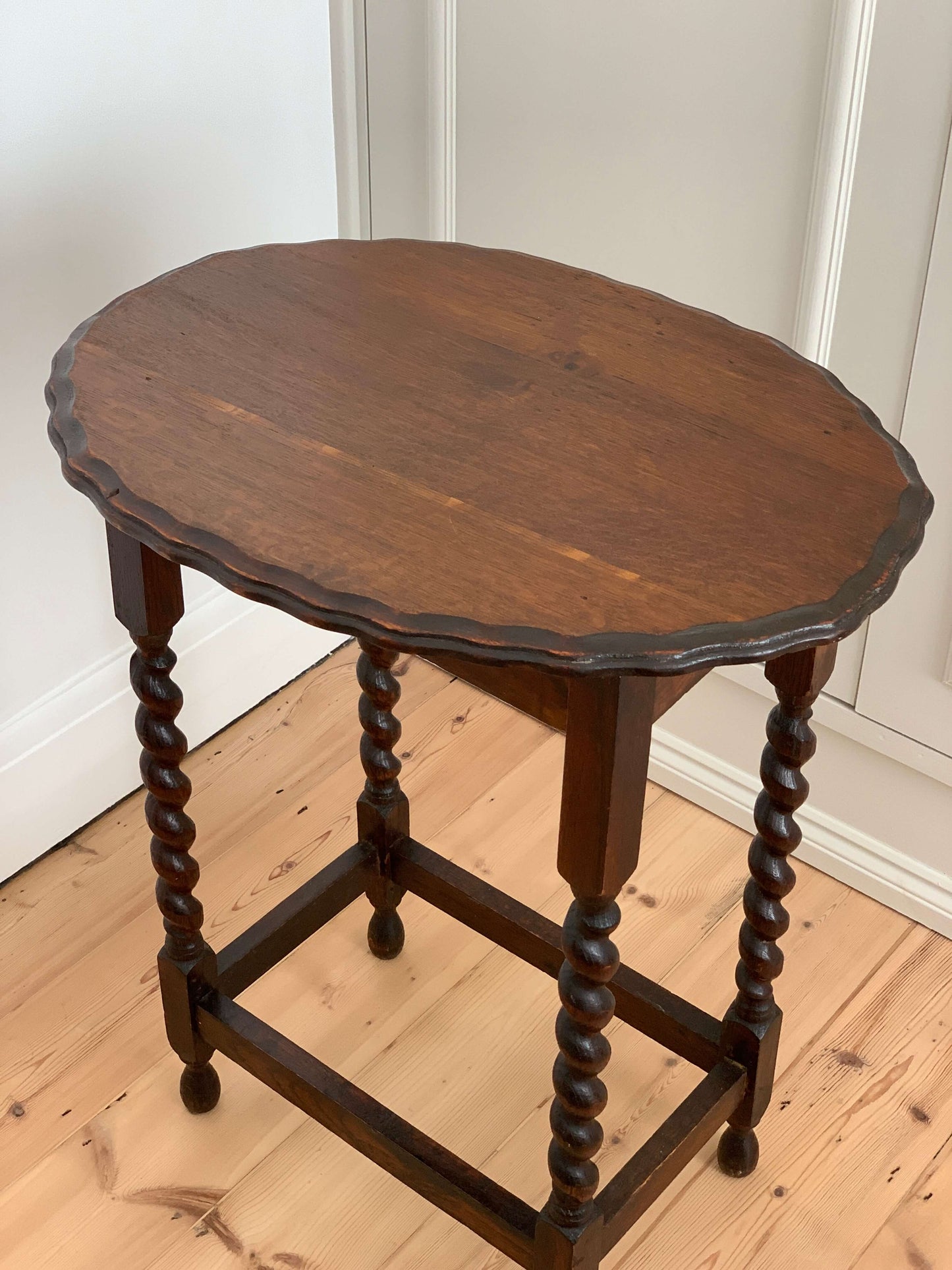 Antique scalloped barley twist table