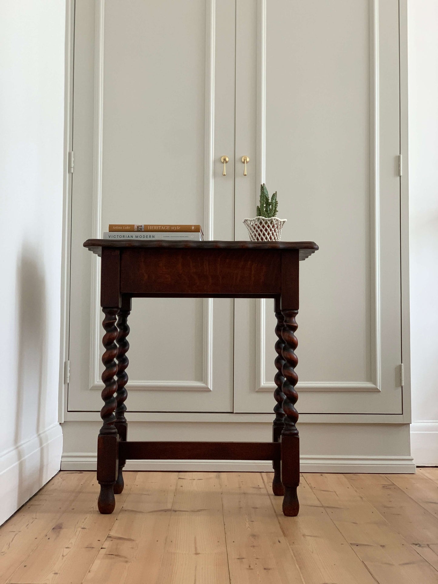 Antique barley twist side table with scalloped top