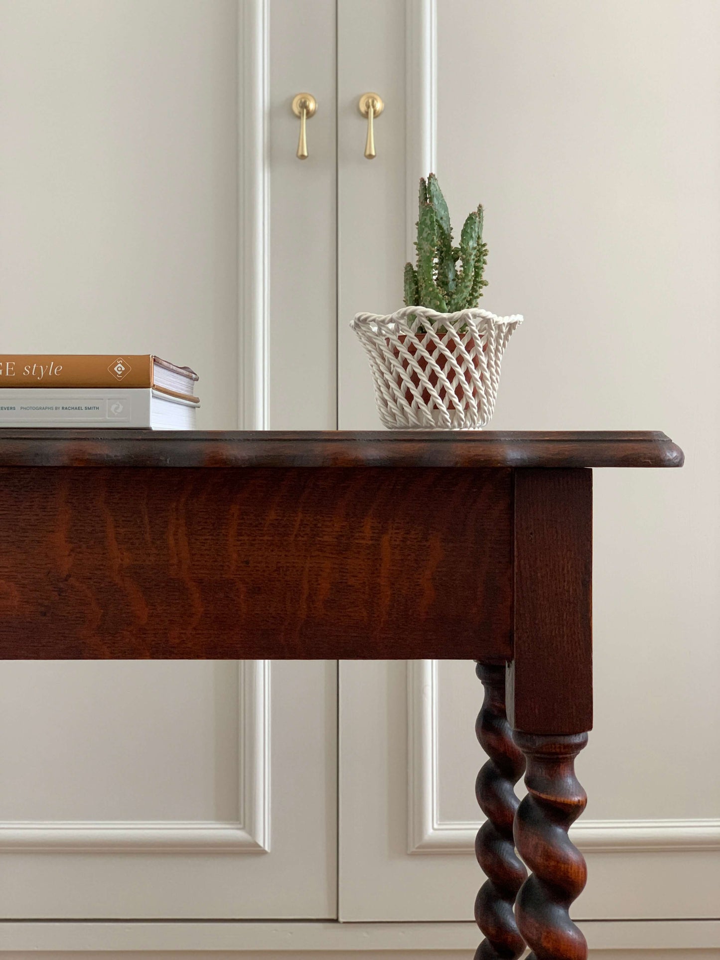 Antique barley twist side table with scalloped top