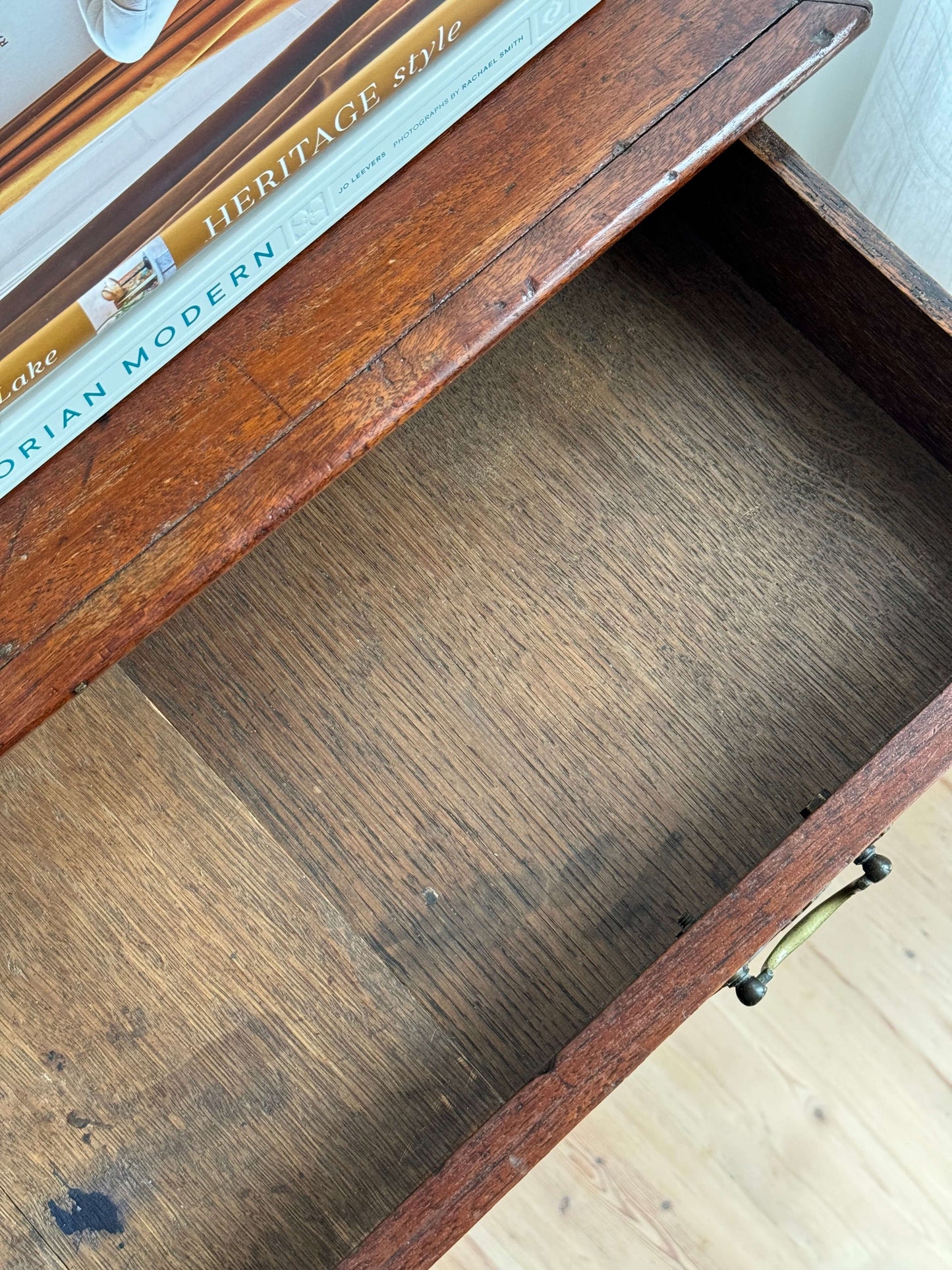 Georgian oak chest of drawers on bracket feet