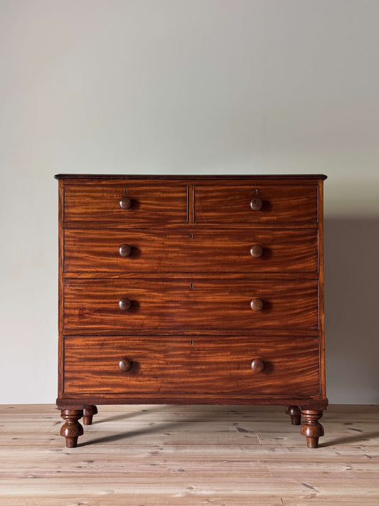 Victorian mahogany chest of drawers