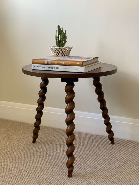 French vintage circular table with twisted legs