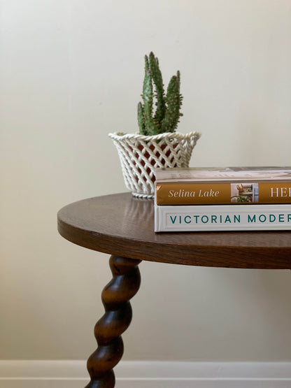 French vintage circular table with twisted legs