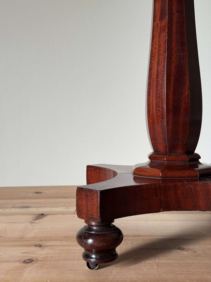 Victorian mahogany tilt-top side table