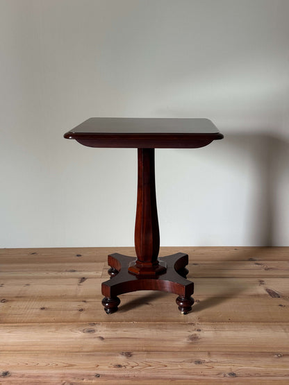 Victorian mahogany tilt-top side table