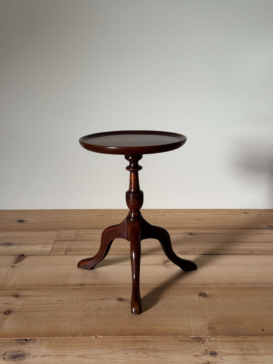 Small Victorian mahogany wine table