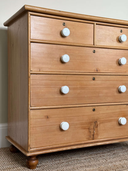 Victorian pine chest of drawers