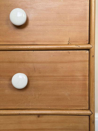 Victorian pine chest of drawers