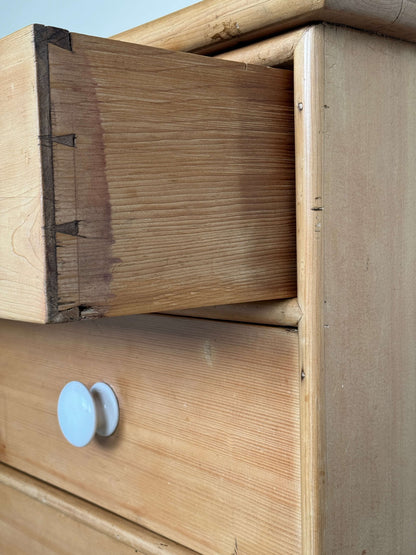 Victorian pine chest of drawers