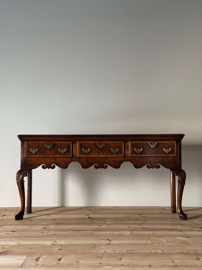 20th-century Georgian-style oak dresser base