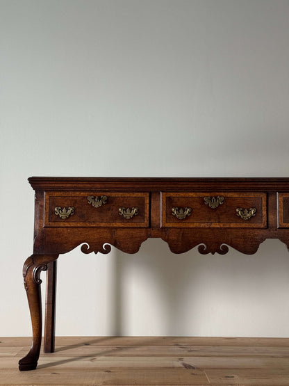 20th-century Georgian-style oak dresser base