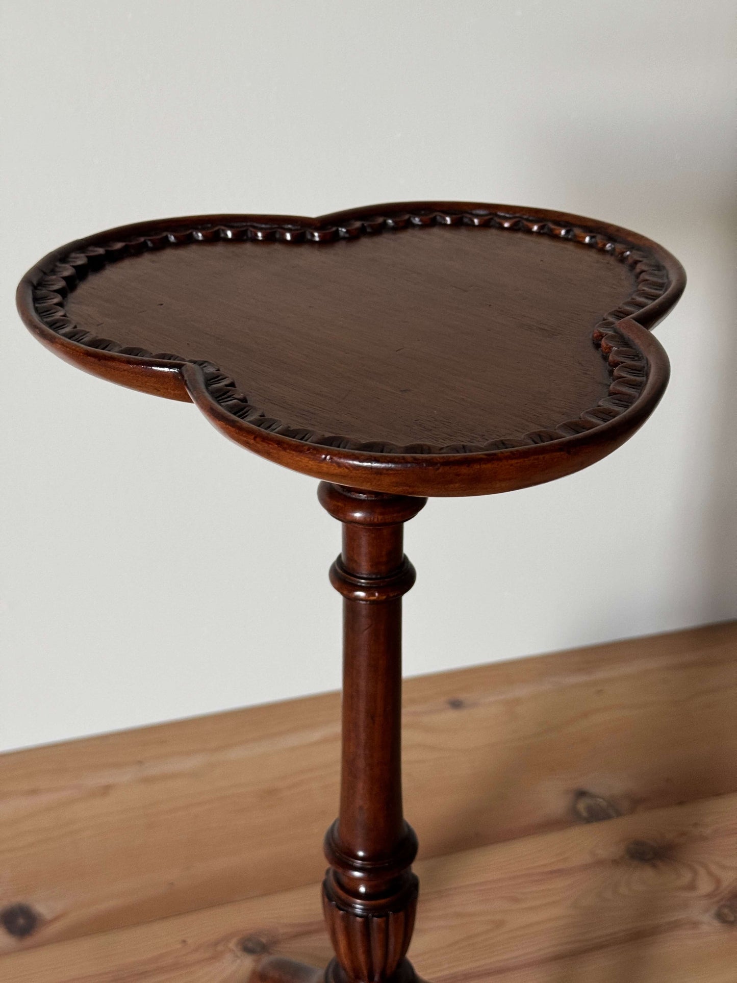 Victorian mahogany clover table wine table