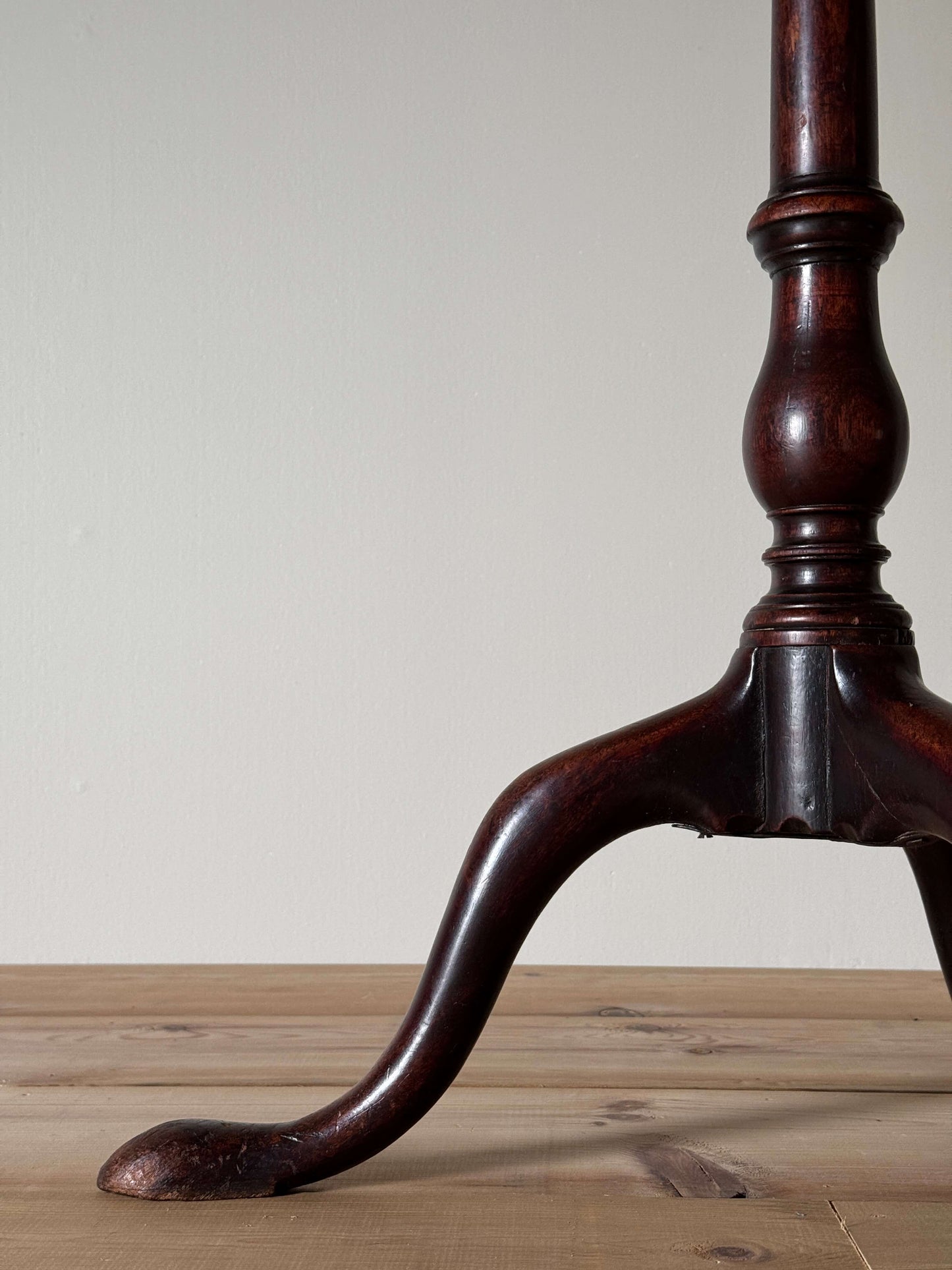 Antique Georgian wine table on splayed legs