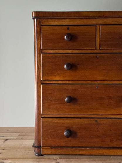 Victorian chest of drawers