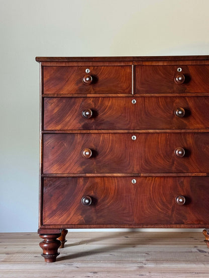 Victorian mahogany chest of drawers