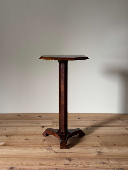 Early Victorian octagonal pedestal table