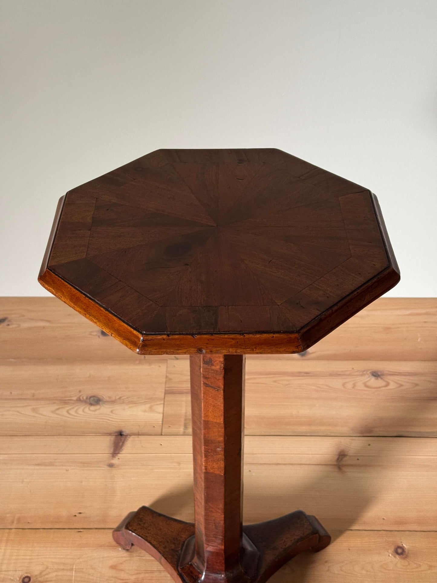 Early Victorian octagonal pedestal table