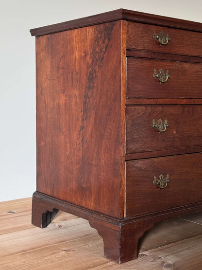 Georgian mahogany chest of drawers on bracket feet