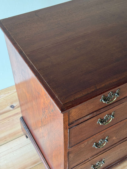 Georgian mahogany chest of drawers on bracket feet