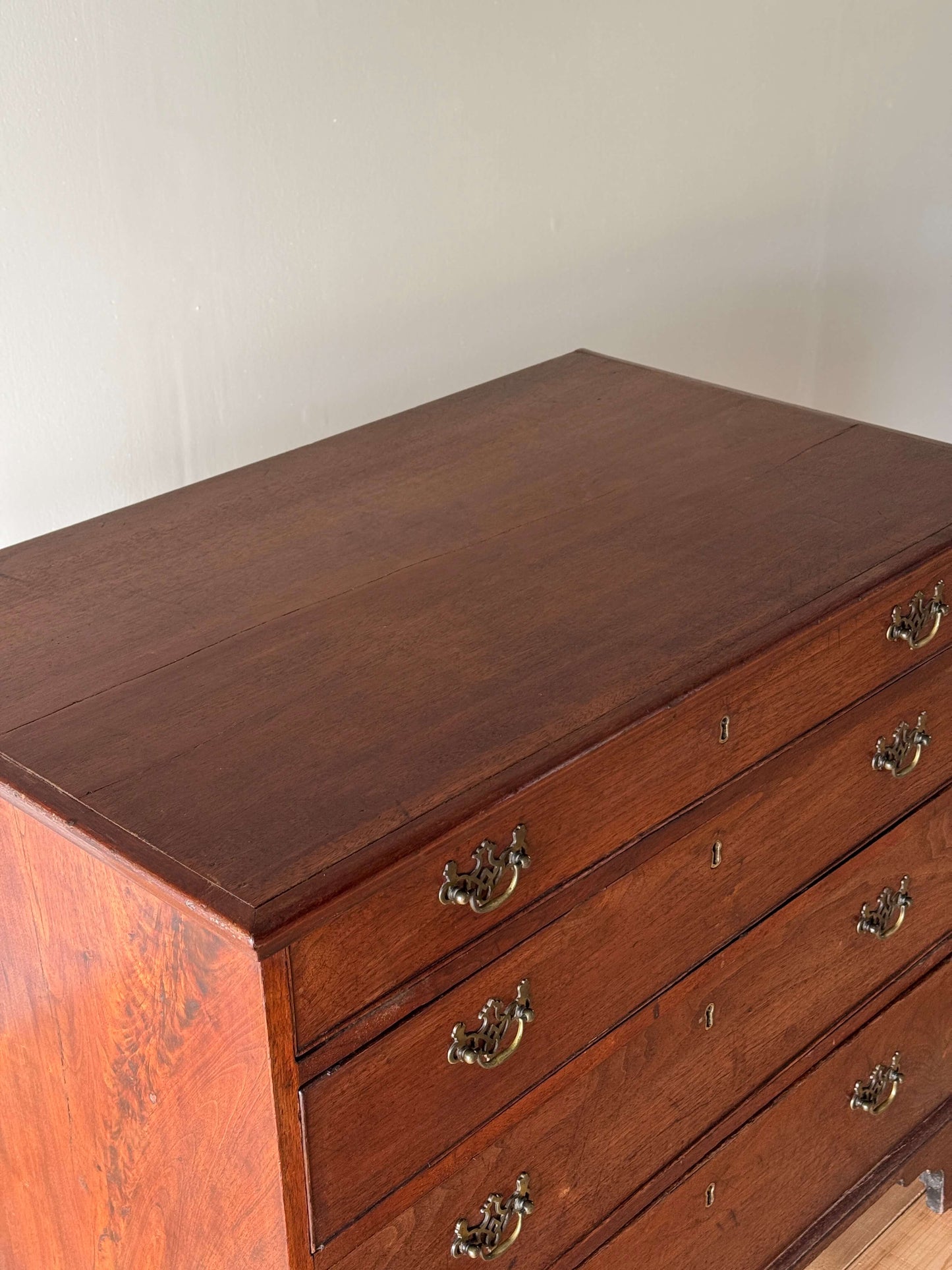 Georgian mahogany chest of drawers on bracket feet