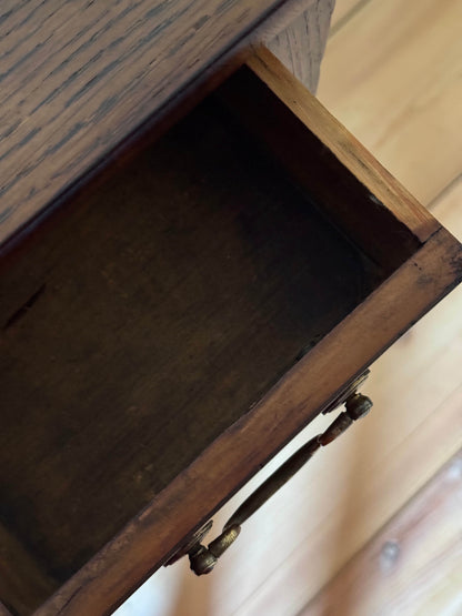 Georgian oak lowboy