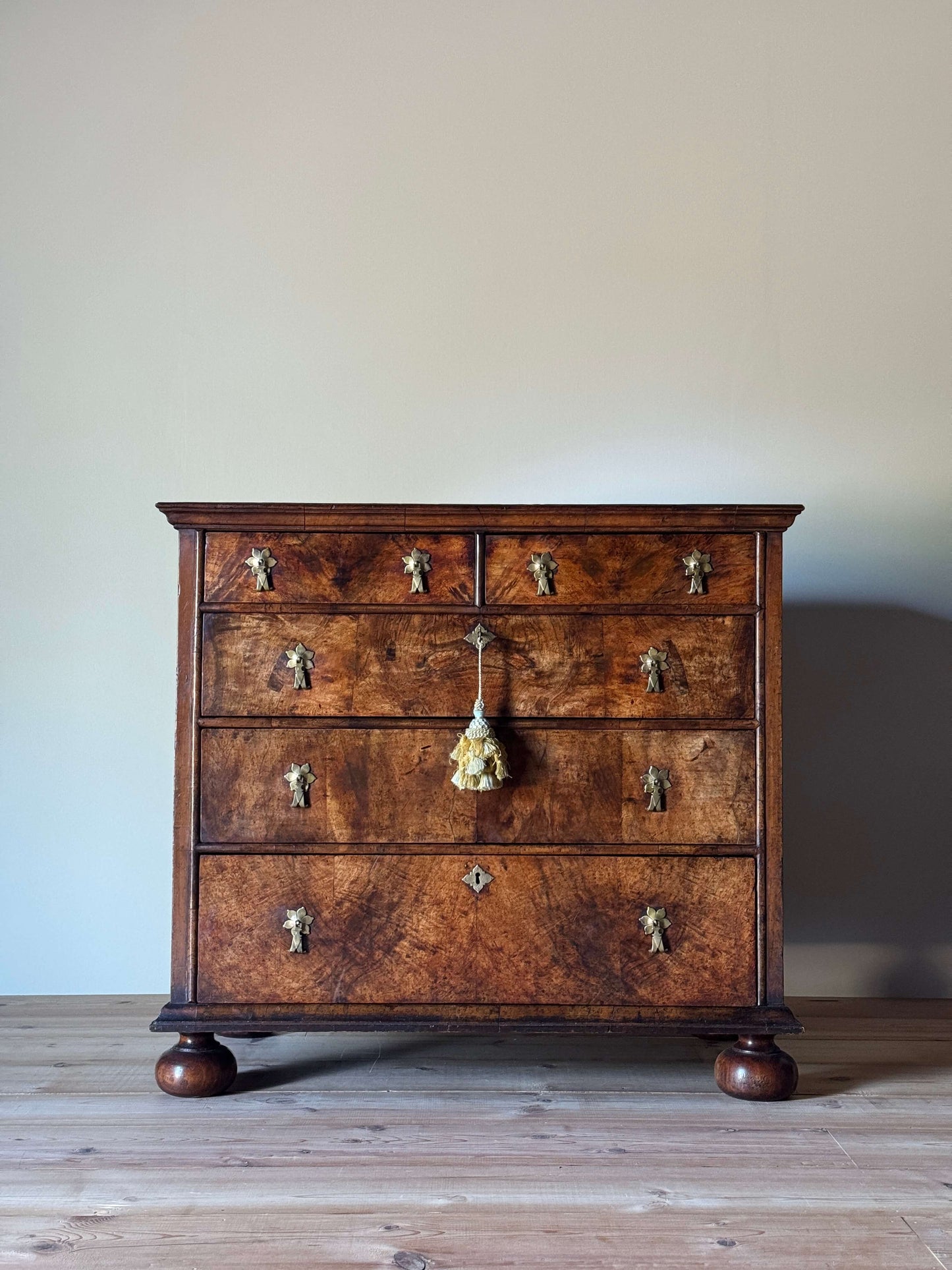 Queen Anne walnut crossbanded chest of drawers