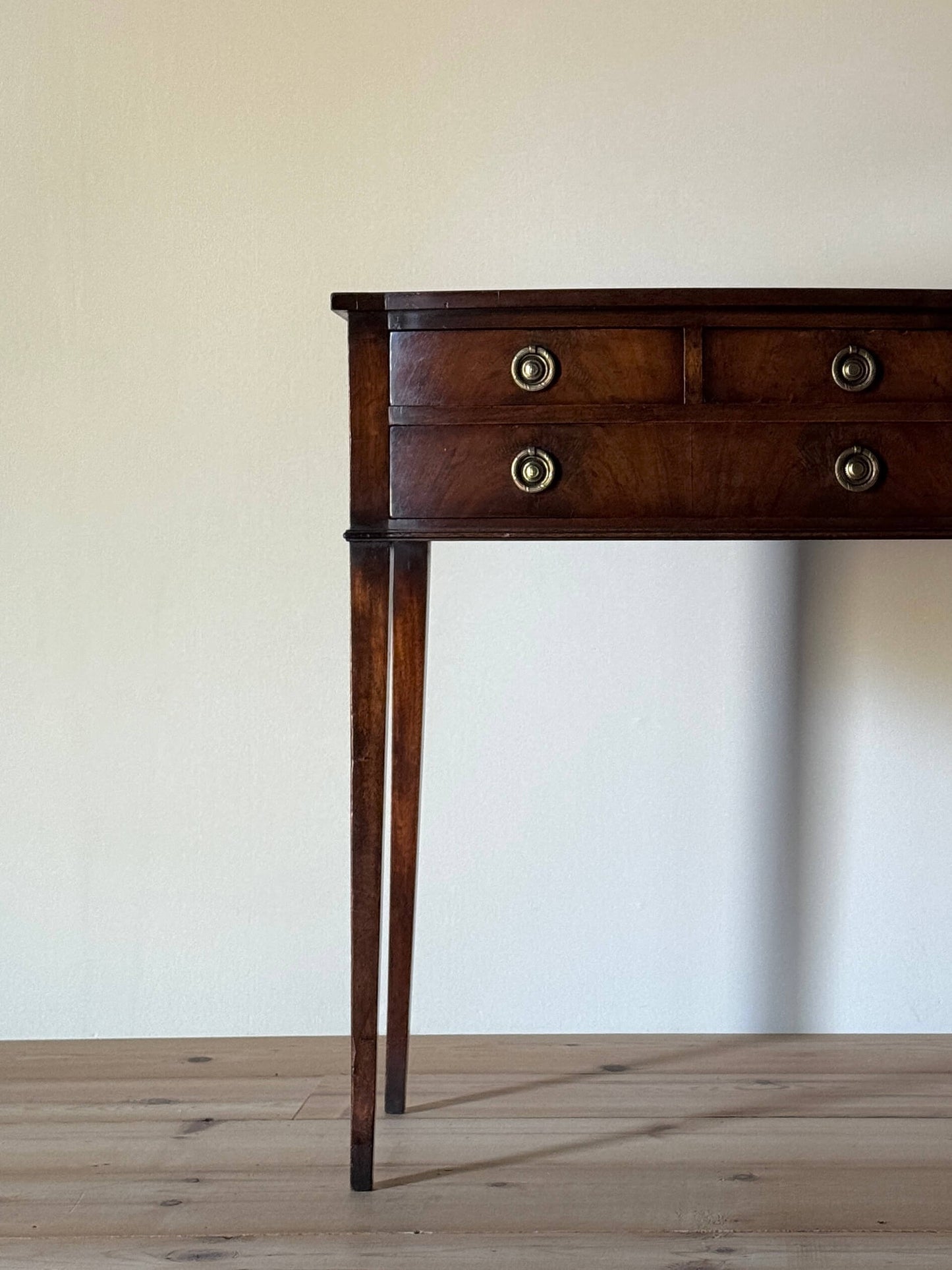 Edwardian mahogany bow-fronted lamp table