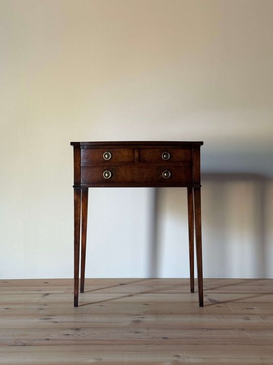 Edwardian mahogany bow-fronted lamp table