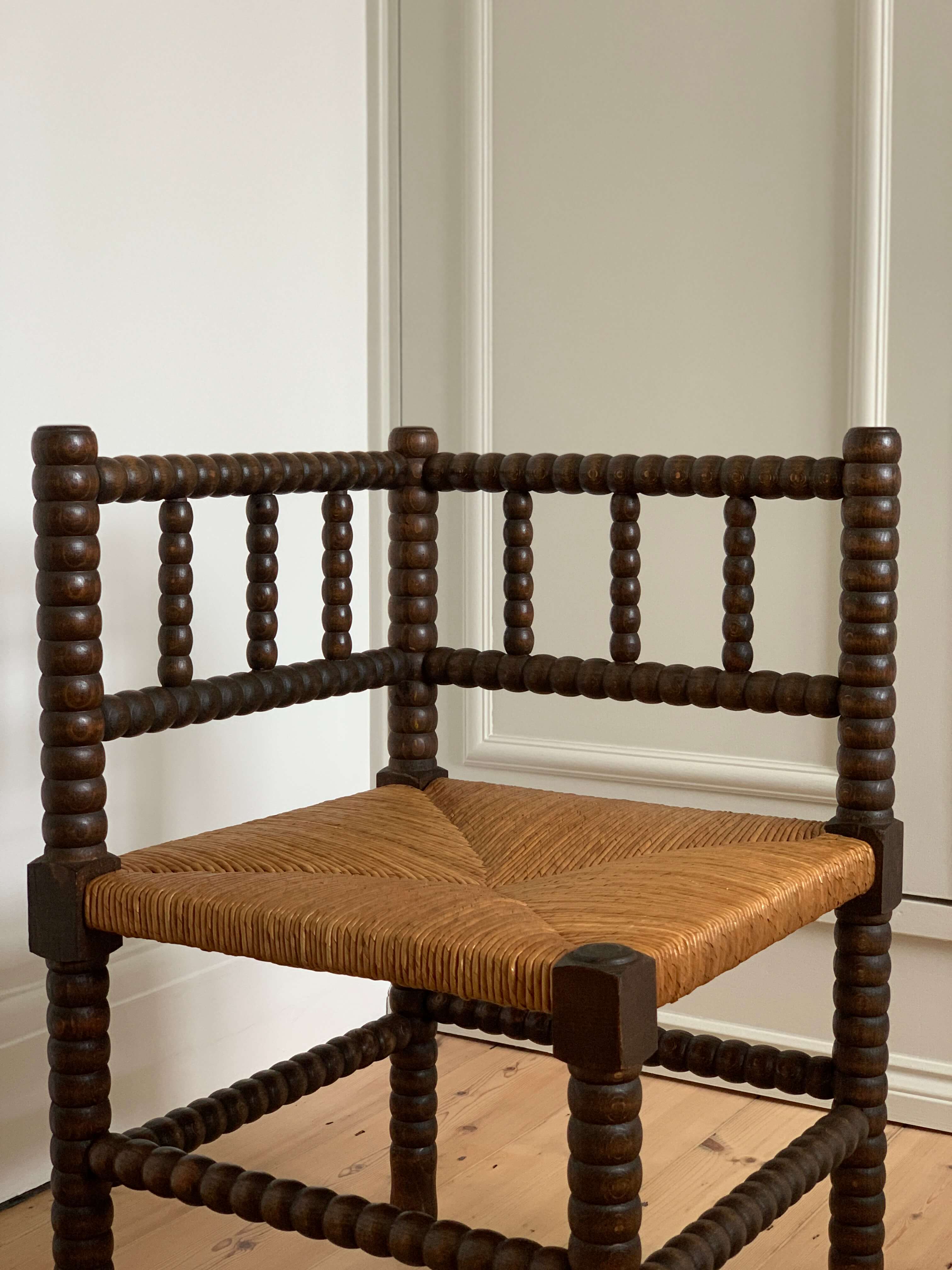 Antique Wooden Oak Corner Chair, Corner Seat, on sale Bobbin Chair, Corner Shape Rush Hand woven Rush Seat