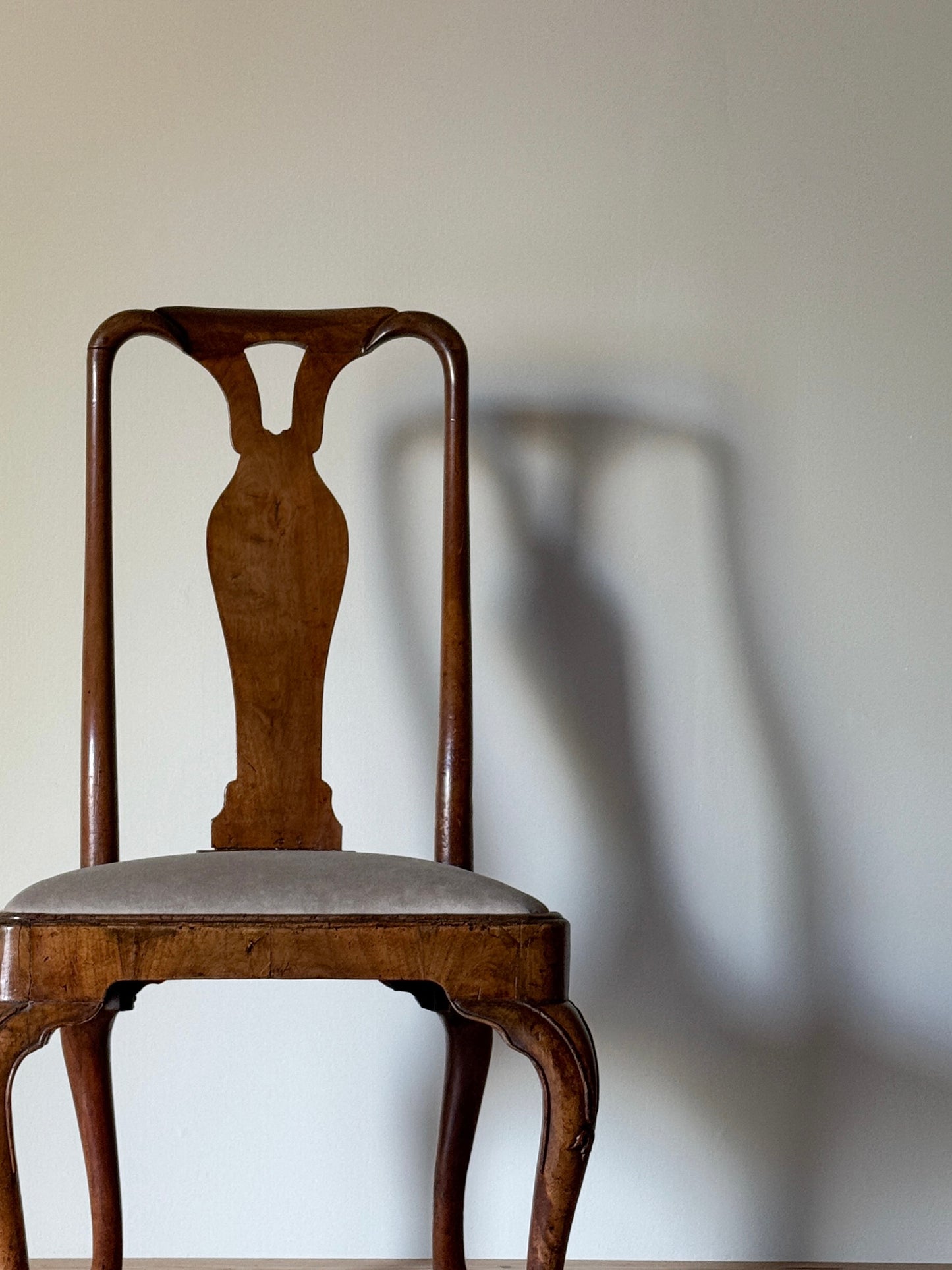 Georgian walnut occasional chair