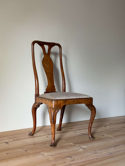 Georgian walnut occasional chair
