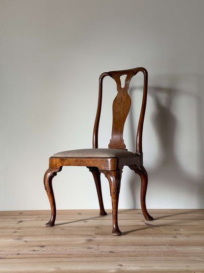 Georgian walnut occasional chair