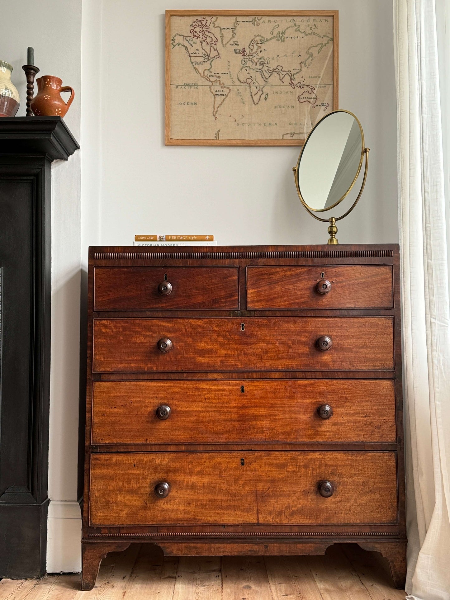 Early Victorian chest of drawers