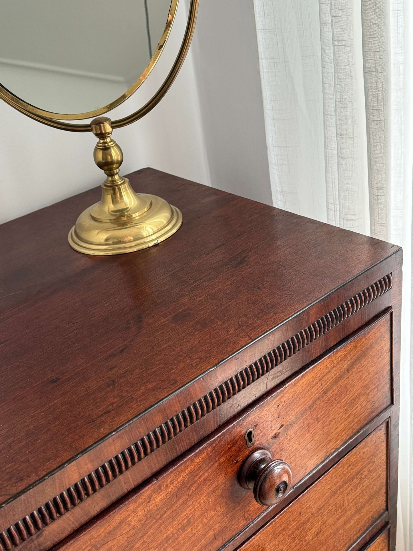 Early Victorian chest of drawers