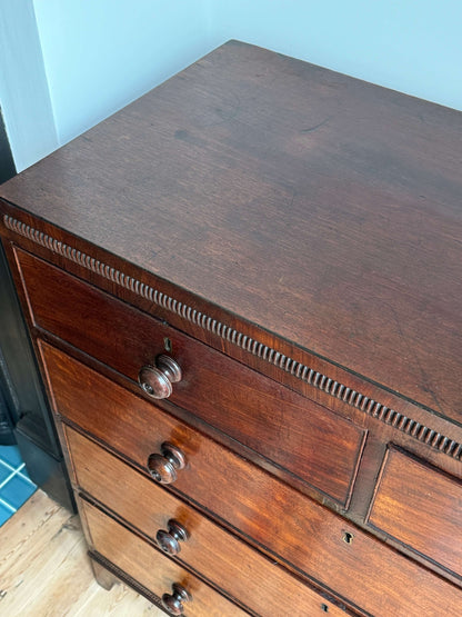 Early Victorian chest of drawers