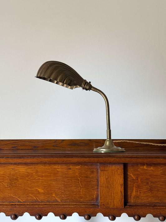 Vintage brass clam table lamp