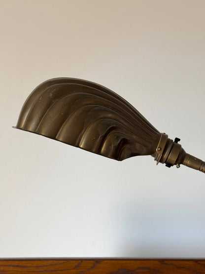 Vintage brass clam table lamp